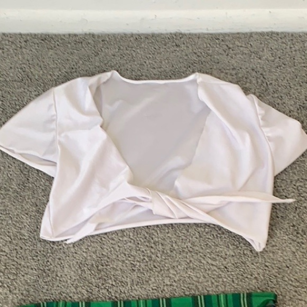 White tie crop shirt